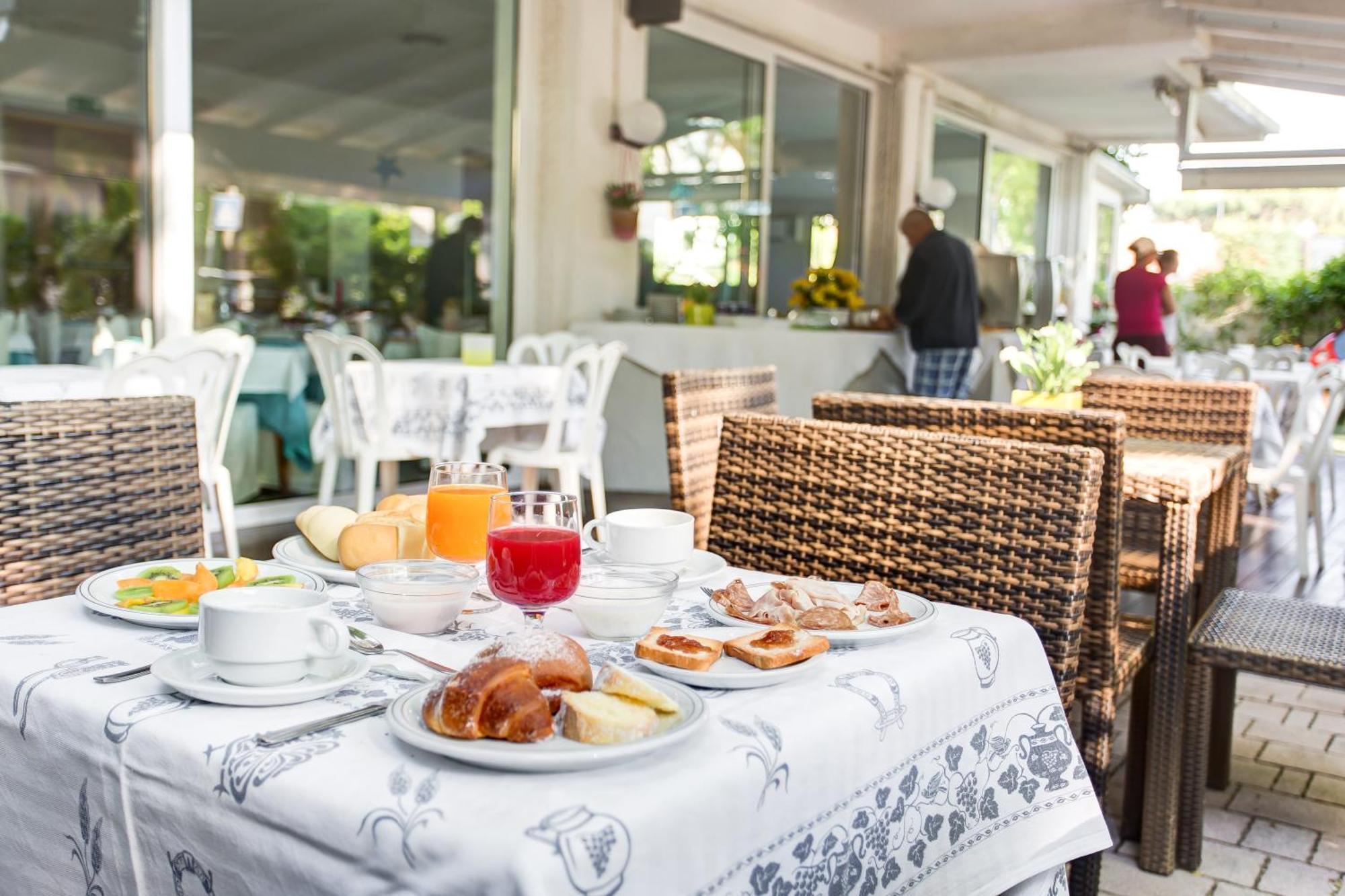 Hotel Gianlore Морской Милан Экстерьер фото
